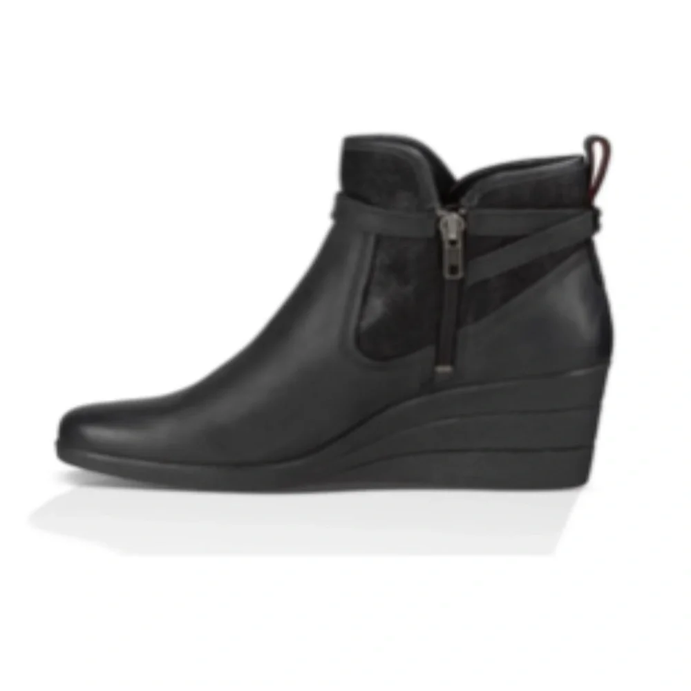 Ugg Emalie Black Waterproof Boot